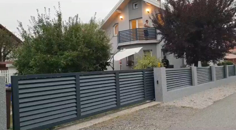 SAMONOSNÁ BRÁNA - HLINÍKOVÁ